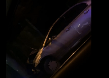 Accident grav în capitală. Un tânăr de 22 ani, transportat la spital, după ce s-a izbit cu automobilul de un pilon | VIDEO