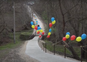 Drumul din satul Trifești, raionul Rezina, care duce spre școală și grădiniță, a fost reparat datorită implicării deputatului Platformei „Pentru Moldova” Eleonora Graur | VIDEO