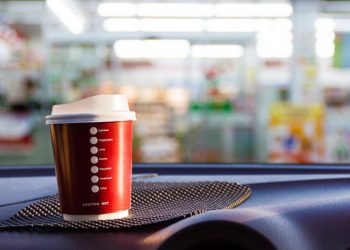 Restricții noi au intrat în vigoare: stațiile PECO nu au dreptul să presteze servicii de alimentare publică după ora 22:00 | VIDEO