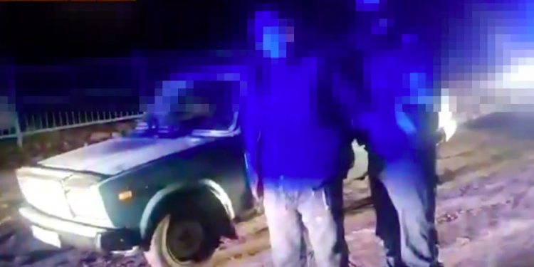 Reținere cu forța la Criuleni: “Ce mi-ai dat tu mie ca eu să-ţi dau actele?”