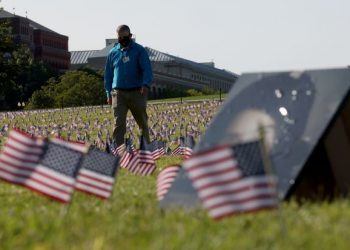 Nou record absolut COVID-19, în SUA: 16 milioane de cazuri și 300.000 de morți