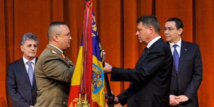 Cine este noul prim-ministru interimar al României, numit de Klaus Iohannis