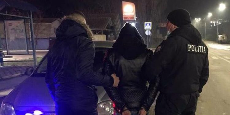 După ce a făcut declarații pentru presă, au pus și polițiștii mâna pe el: Tânărul care a fugit de la locul accidentului, în care a decedat o femeie, reținut