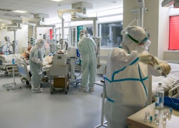 Medic din Chișinău: „Există persoane care fac forme grave de COVID-19 și sunt încă la domiciliu”