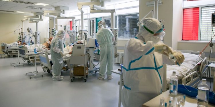 Medic din Chișinău: „Există persoane care fac forme grave de COVID-19 și sunt încă la domiciliu”