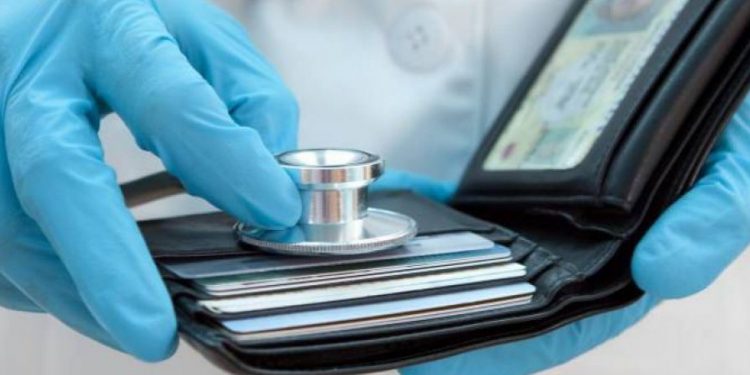 De la 1 ianuarie, cadrele medicale din țară vor primi salarii majorate