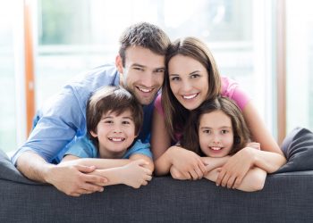 Ministerul Sănătății a emis un ordin: De acum înainte, orice persoană cu HIV poate efectua adopția sau institui tutela unui copil