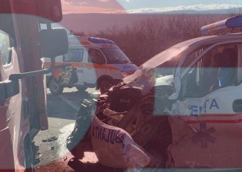 Călărași: O ambulanță a intrat pe contrasens și s-a izbit într-un camion. Sunt victime