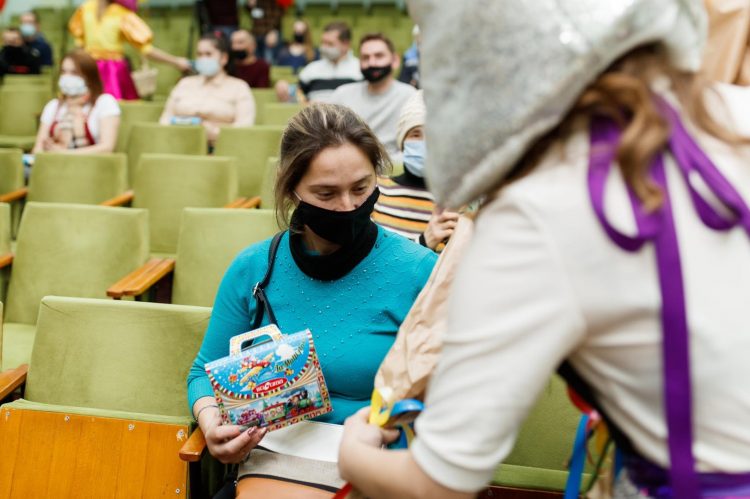 Încă 42 de familii din Orhei au primit indemnizații de 7000 și 10000 de lei la nașterea copilului