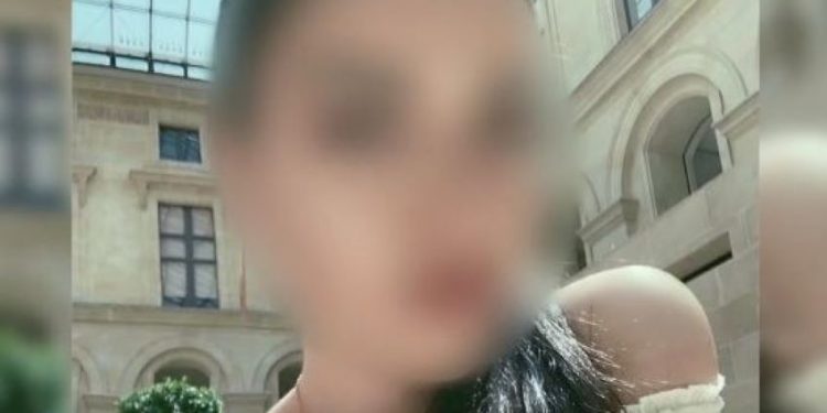 Procurorii cer mandat de arest pentru 30 de zile pe numele tinerei care și-ar fi omorât mama, la Comrat