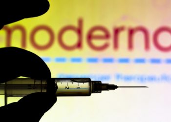 Cum a ajuns Moderna să înceapă dezvoltarea vaccinului anti-COVID cu două luni înainte de declararea pandemiei