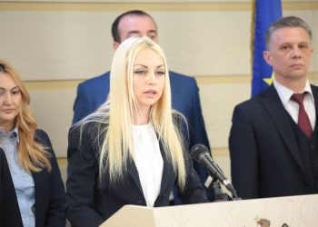 Марина Таубер лицом к лицу с протестующими: Отмена повышения НДС — главное и необходимое решение для поддержки фермеров | VIDEO