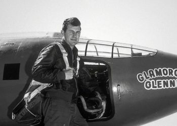 A murit primul om care a depășit viteza sunetului