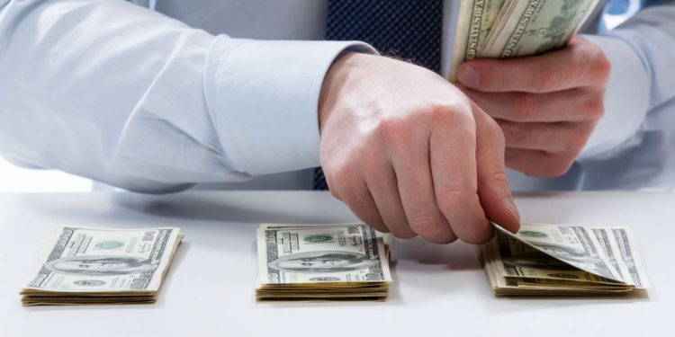 Parlamentul a anulat legea care a pus pe umerii cetățenilor obligația să întoarcă banii din miliardul furat