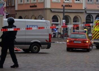 Cel puțin doi morți după ce o mașină a intrat în mulțime, într-o zonă pietonală din Trier, Germania. Șoferul a fost reținut