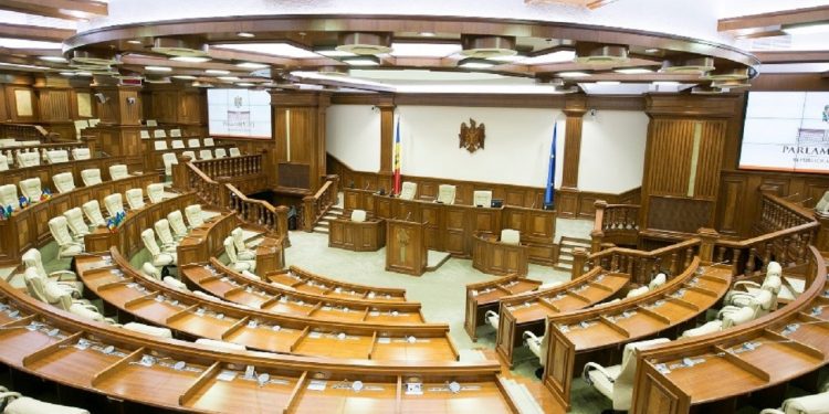 Salariile medicilor vor fi majorate, iar companiile vor primi scutiri de impozite. În ciuda haosului din Parlament, au fost adoptate legi importante pentru țară | VIDEO | VIDEO