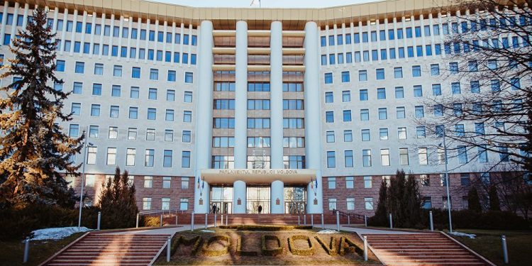 Платформа «За Молдову» пригласила фракции сесть за стол переговоров и обсудить роспуск Парламента | VIDEO