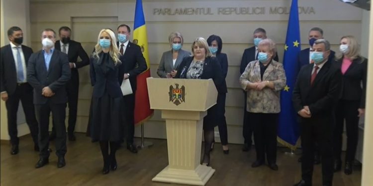 Platforma Pentru Moldova: Parlamentul nu se dizolvă cu lozinci în stradă