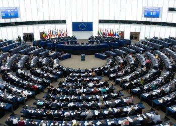 Пойманный на секс-вечеринке депутат Европарламента подал в отставку