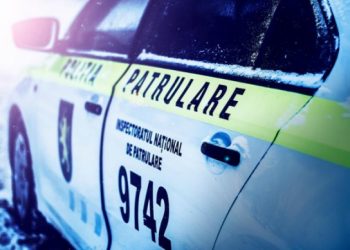 Un agent de patrulare din Chișinău, luat la pumni în plină stradă. Ce riscă șoferul agresiv și de ce a reacționat în așa mod | VIDEO