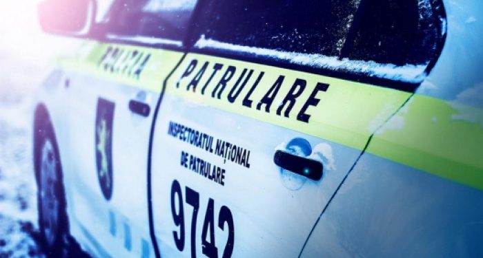 Un agent de patrulare din Chișinău, luat la pumni în plină stradă. Ce riscă șoferul agresiv și de ce a reacționat în așa mod | VIDEO