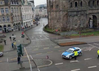 Cine este șoferul mașinii care intrat în mulțime într-o zonă pietonală din Trier, oraș în vestul Germaniei | VIDEO