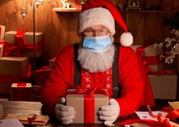 OMS a calmat copiii: Moș Crăciun nu va fi plasat în carantină de Revelion, pentru că este imun la COVID-19 | VIDEO