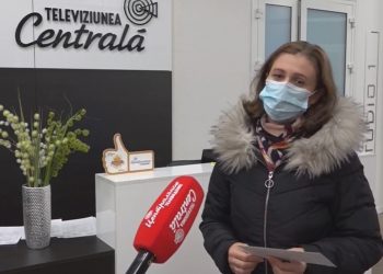 Reguli simple, telespectatori fericiți. 54 de norocoși ai concursului „Privește și Câștigă” au primit premii bănești de la Televiziunea Centrală | VIDEO