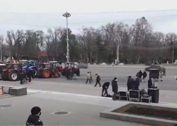 Fermierii au ieșit din nou la protest în fața Guvernului: Riscăm să falimentăm! | VIDEO
