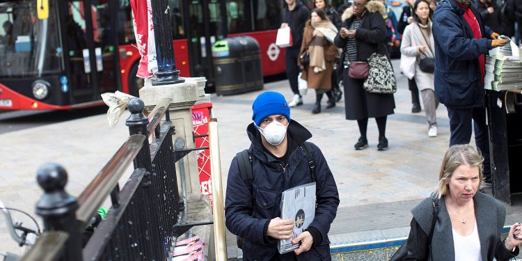В Британии не исключили полного закрытия границ из-за новых штаммов COVID