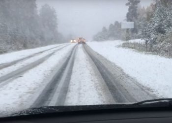 В связи со снегопадами некоторые участки дорог в Молдове заблокированы