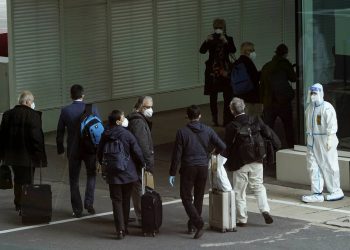 Прибывшая в Ухань группа экспертов ВОЗ завершила карантин