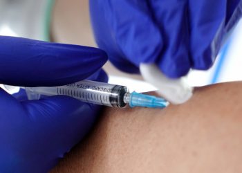 В ВОЗ подсчитали, сколько стран начали COVID-вакцинацию