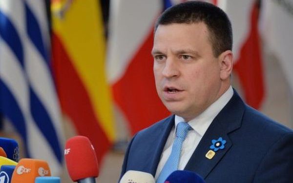 Премьер-министр Эстонии подал в отставку из-за подозрений его партии в коррупции