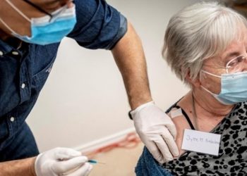 Дания вышла в лидеры в ЕС по вакцинации от COVID-19