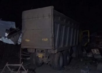 При наезде грузовика на спящих рабочих в Индии погибли 15 человек | VIDEO