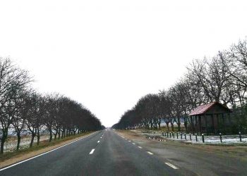 În mai multe localități din țară a nins. Cum se circulă la această oră pe drumurile naționale