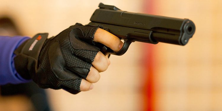 Jafurile armate la stațiile PECO, surprinse de camerele video: Tinerii au fost reținuți