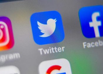 В США провайдер заблокировал Facebook и Twitter из-за цензуры