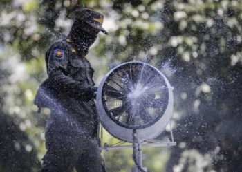 Pandemia: Măsuri disperate în Los Angeles, strategie de imunizare diferită în Indonezia, carantină totală în Anglia | VIDEO