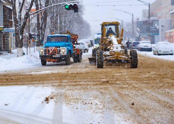 La Orhei s-a lucrat non-stop la curățarea drumurilor. Se circulă fără dificultăți | VIDEO
