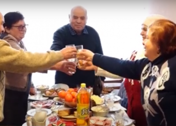 Obiceiul de Sfântul Vasile, păstrat în familia Cătărău, din satul Hîrtopul Mic, unde gospodarul poartă cu demnitate acest prenume | VIDEO