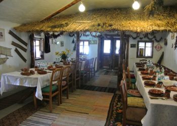 Pensiunile sunt pline de oaspeți: moldovenii sunt gata să parcurgă sute de kilometri pentru a petrece sărbătorile în Orheiul Vechi | VIDEO