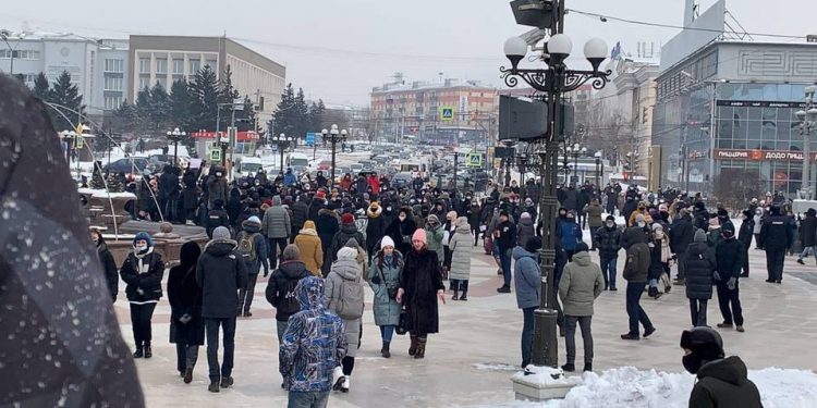 Митинги в поддержку Алексея Навального. По всей России митингуют десятки тысяч человек