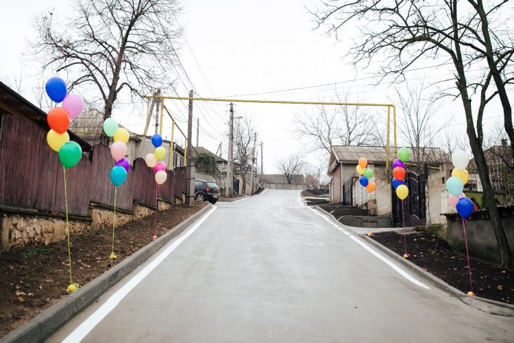 Echipa lui Ilan Șor de la Orhei a finalizat renovarea a încă două străzi, conform unei noi tehnici de betonare