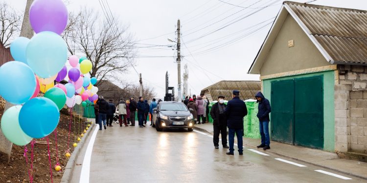 Echipa lui Ilan Șor de la Orhei a finalizat renovarea a încă două străzi, conform unei noi tehnici de betonare