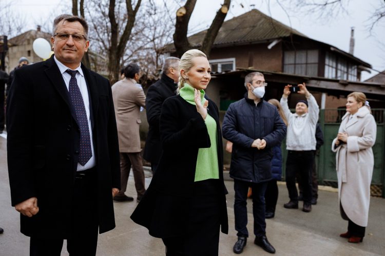 Echipa lui Ilan Șor de la Orhei a finalizat renovarea a încă două străzi, conform unei noi tehnici de betonare