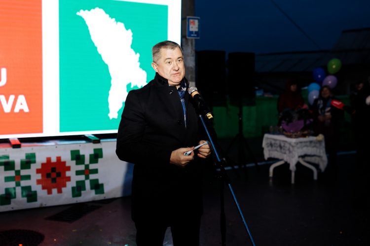 Echipa lui Ilan Șor de la Orhei a finalizat renovarea a încă două străzi, conform unei noi tehnici de betonare