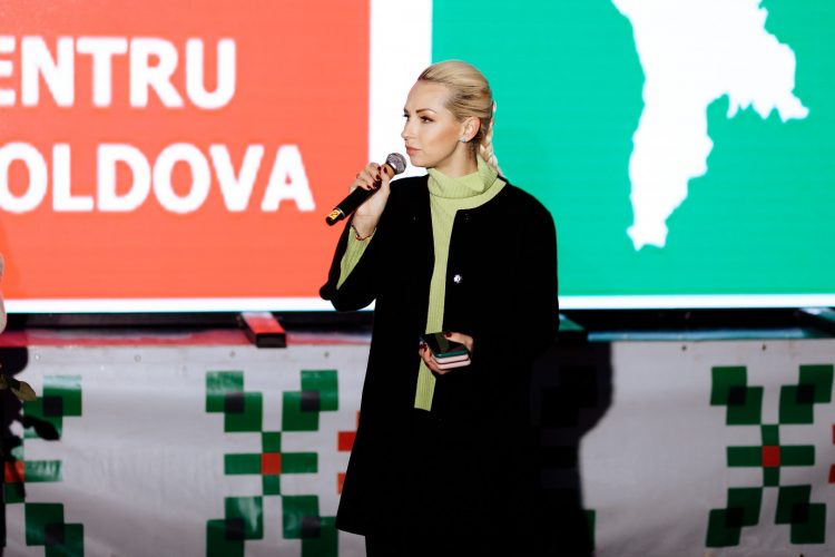 Echipa lui Ilan Șor de la Orhei a finalizat renovarea a încă două străzi, conform unei noi tehnici de betonare