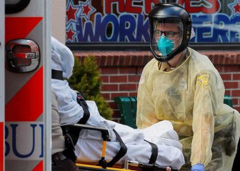 COVID-19 a omorât deja mai mulţi americani decât al Doilea Război Mondial